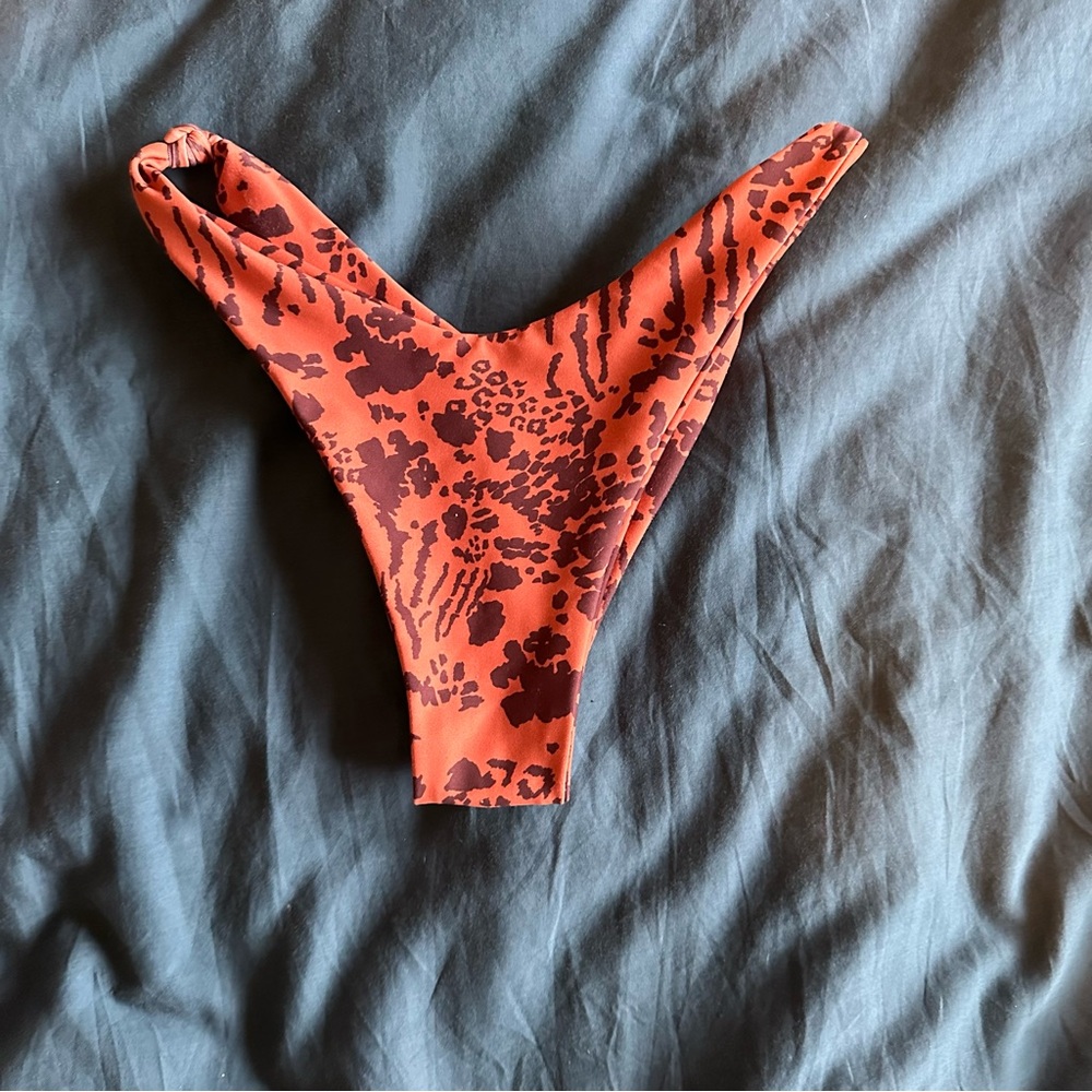 Skatie and The salty blonde Suzann bottom